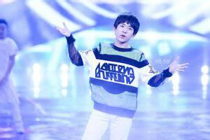 易祥千玺照片,光影交织下的青春魅力